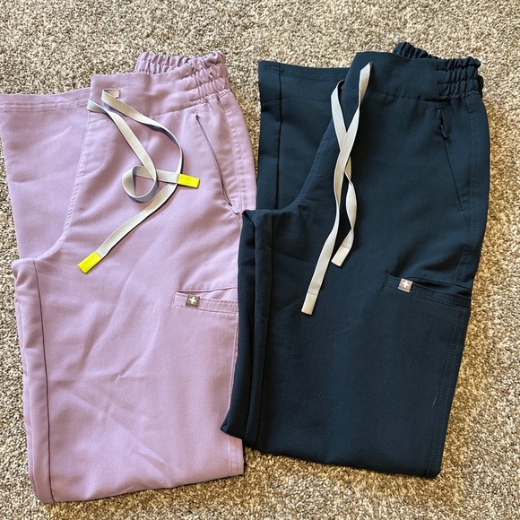 High-Waisted FIGS Scrub Bottoms - Picture 2 of 4